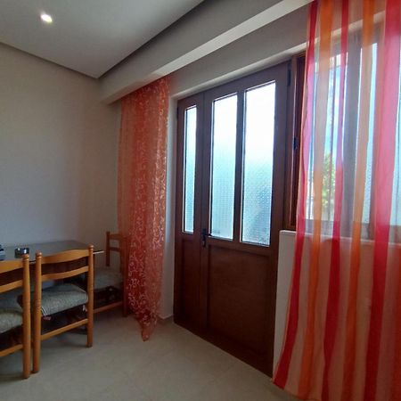 Achilles Apartments Sarande Room photo