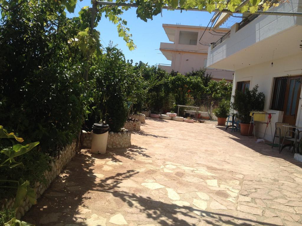 Achilles Apartments Sarande Exterior photo